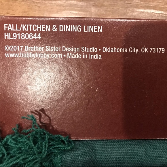 Table runner - Picture 2 of 3